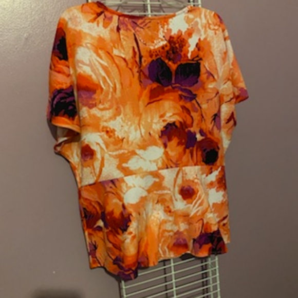 Top - Picture 2 of 3